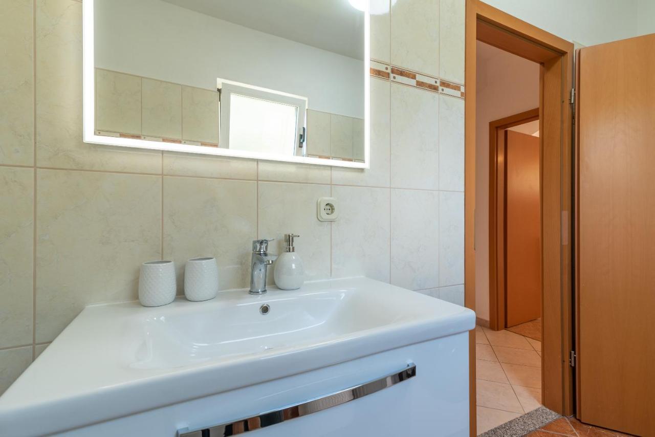 Comfortable Apartment Near The Sea Trogir Exteriér fotografie