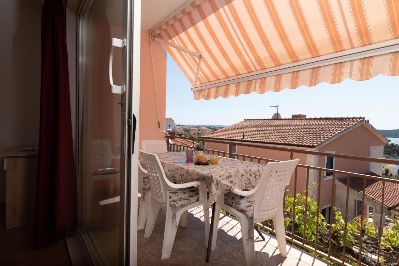 Comfortable Apartment Near The Sea Trogir Exteriér fotografie